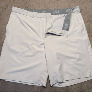 Nike Golf Dri-Fit men’s shorts light khaki size 40